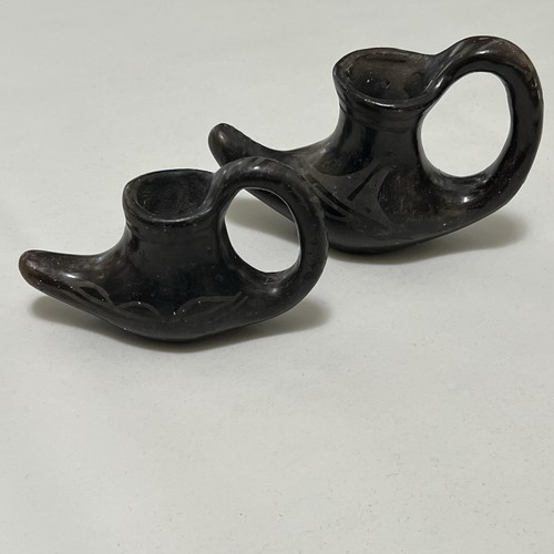 Santo domingo pottery moccasin - santo,